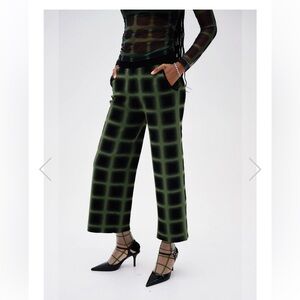 PH5 THYME WIDE LEG CROPPED PANTS IN GREEN AND BLACK SIZE S
